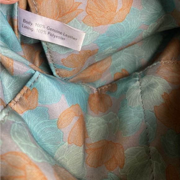 HOBO Elegant Black Crossbody Bag - Picture 10 of 11